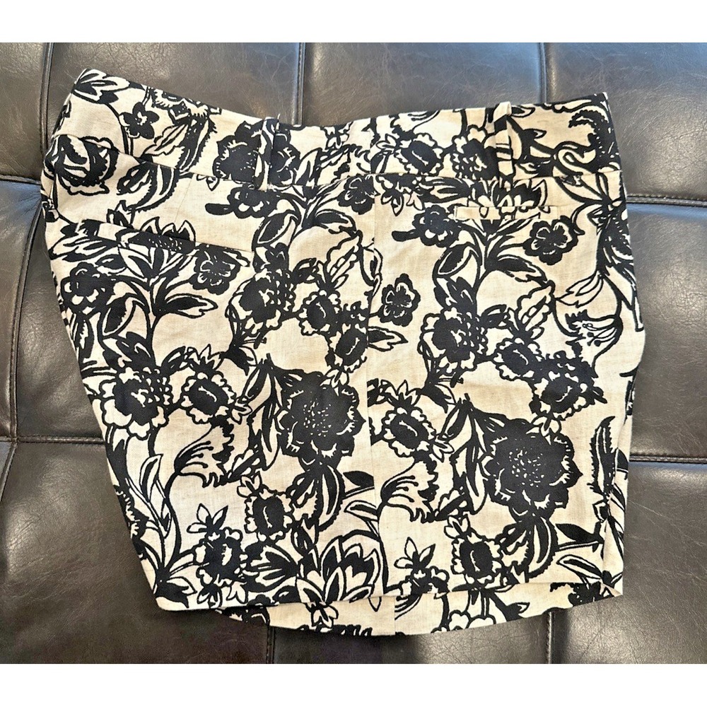 Ann Taylor Loft Size 14โ Floral Linen Blend 4" Inseam Cream Black Shorts